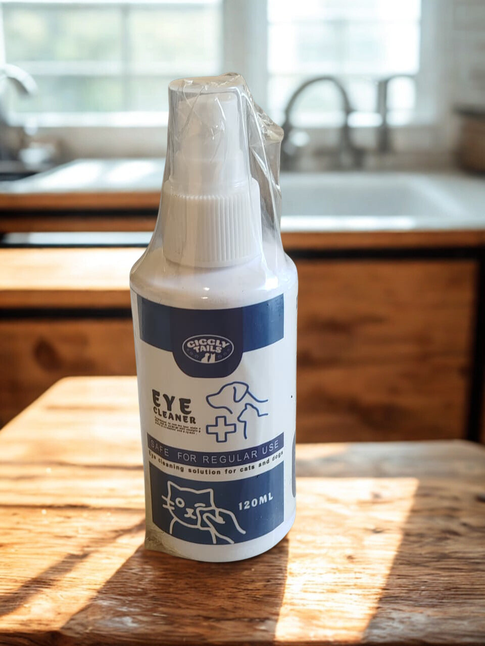 Pet Eye Cleaner-dogs-cats-giggly tails- spray-bottle- cleaning-solution