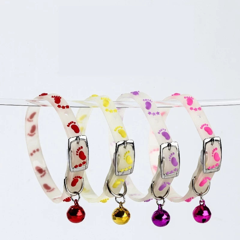 Glow in the dark pet collar with bells. Cat-collar-bell-glow in the dark-silicone-adjustable-seat-proof-scratch-resistant-luminous